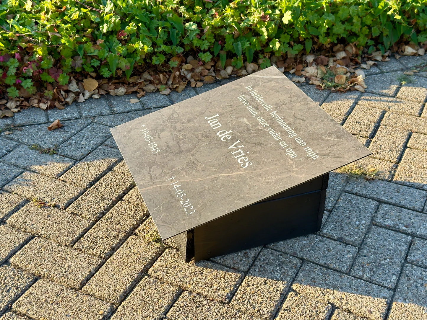 Tijdelijke grafbedekking algemeen graf 50x50 cm zijkant (2)